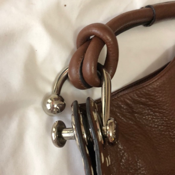 Beautiful Slouch purse by BCBG Max Azaria - Picture 4 of 8